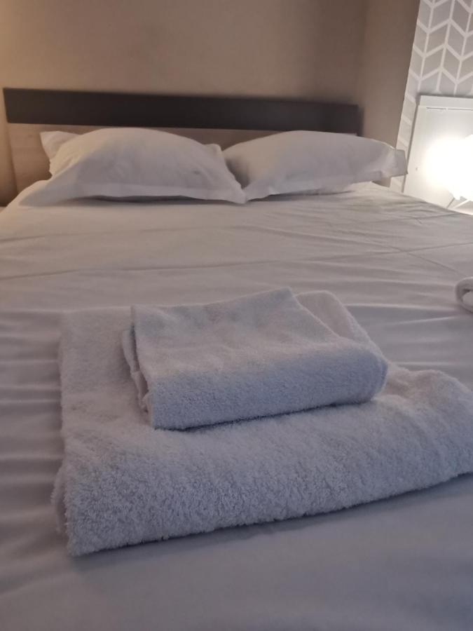 Le Duplex - Hyper Centre - Gare - Wifi - Netflix - Disney + Annecy Kültér fotó