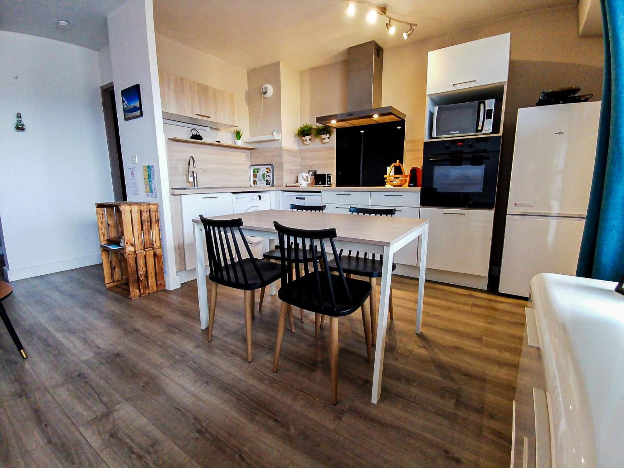 Le Duplex - Hyper Centre - Gare - Wifi - Netflix - Disney + Annecy Kültér fotó
